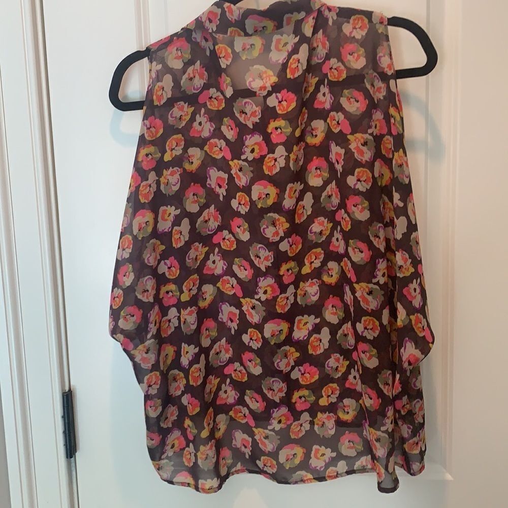 Collective Concepts cold shoulder floral blouse - Picture 7 of 7